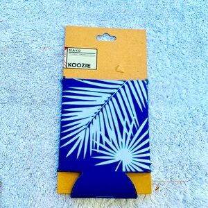 Mako Neoprene drink koozie beer or soda holder tropical print blue white can